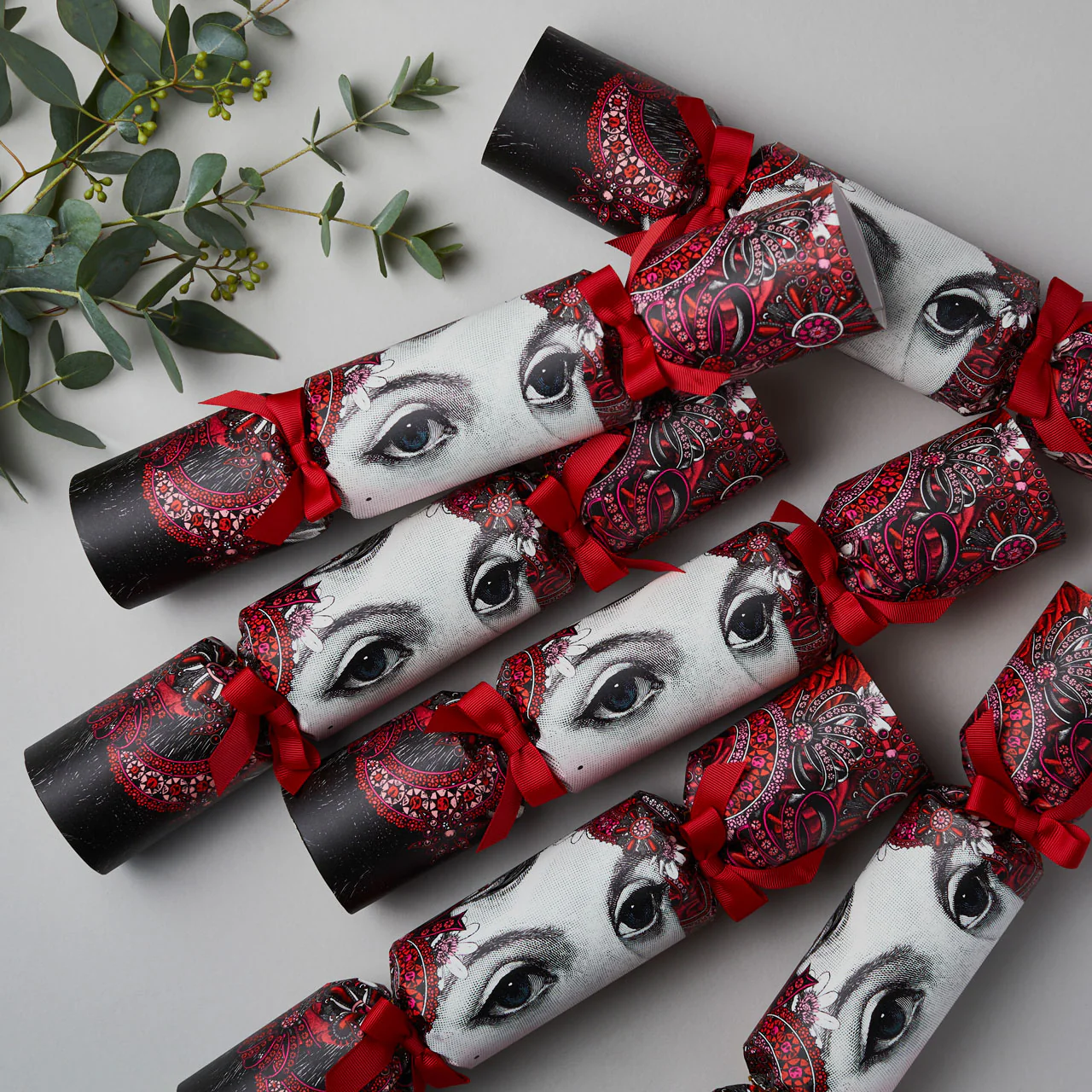 "Christmas Lady" Luxury Candle Christmas Crackers - Image 3