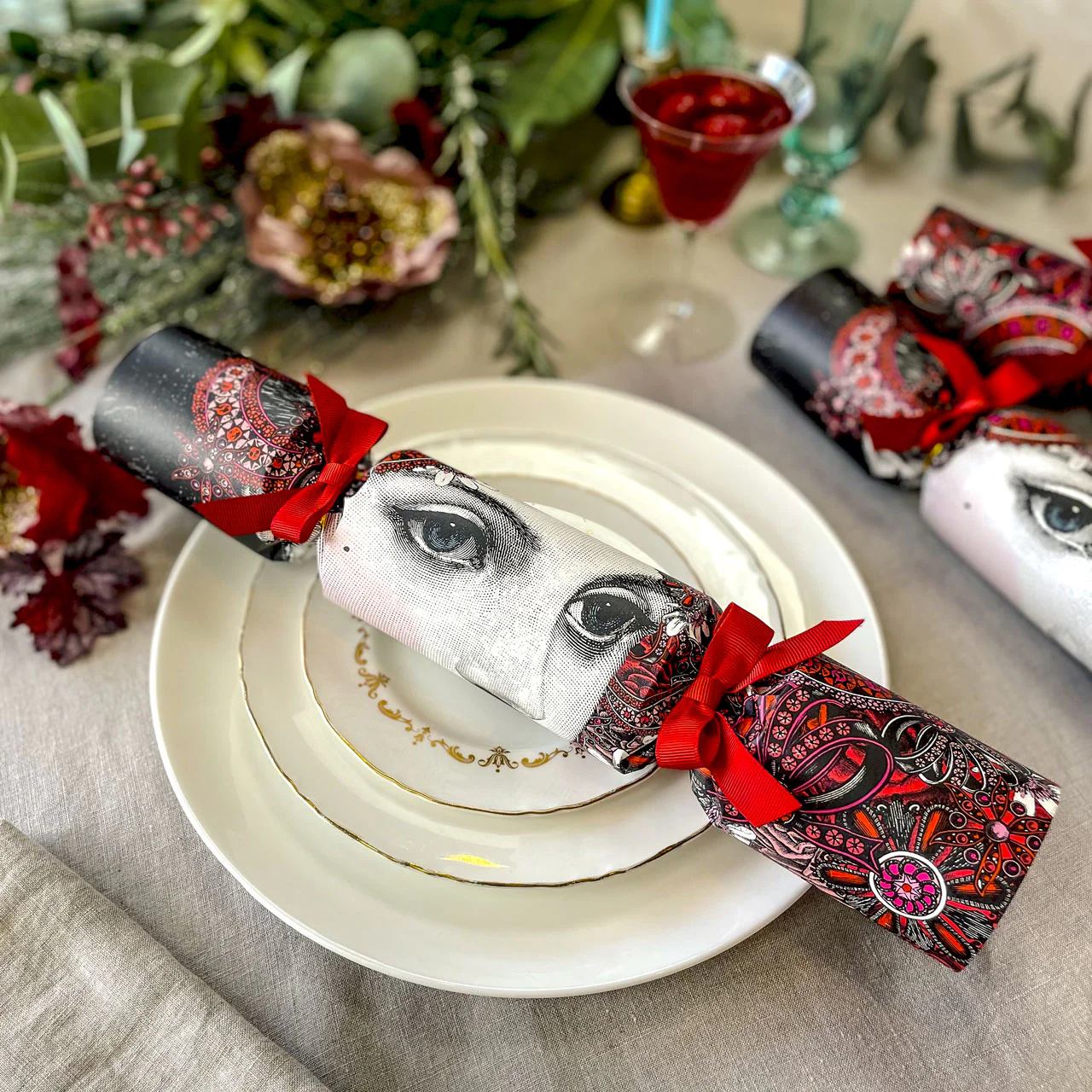 "Christmas Lady" Luxury Candle Christmas Crackers - Image 4